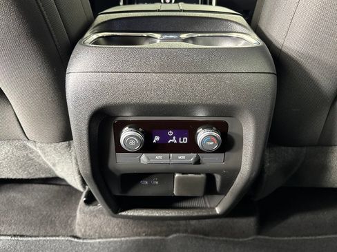 Certified 2025 GMC Acadia Elevation AWD/4WD image 30