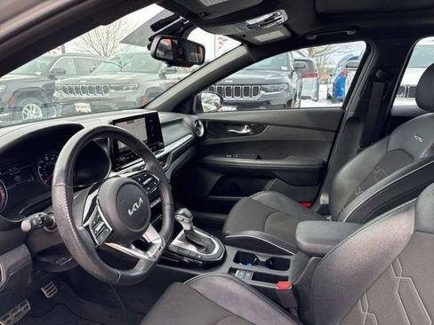 Used 2023 Kia Forte GT-Line w/ GT-Line Premium Package FWD image 16