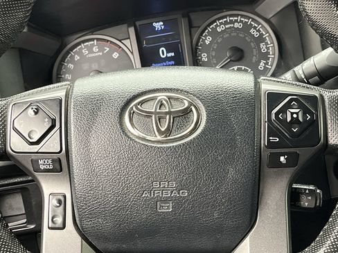 Used 2016 Toyota Tacoma TRD Off-Road w/ Towing Package AWD/4WD image 13