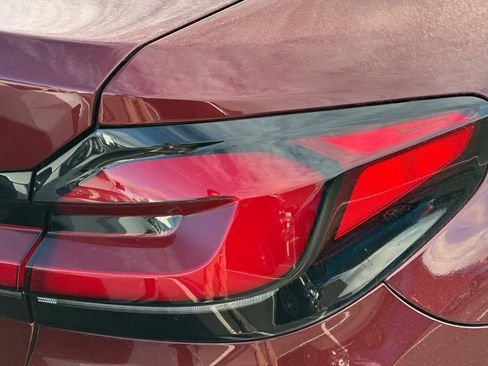 Used 2023 BMW 530e w/ Premium Package image 14