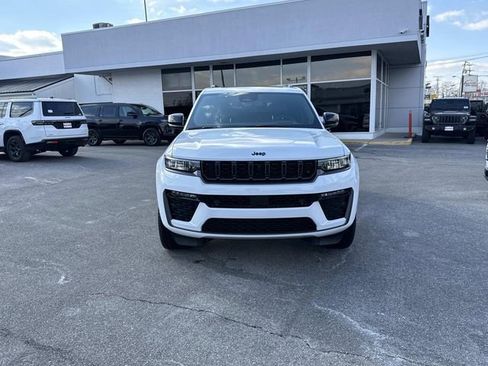 New 2026 Jeep Grand Cherokee L Limited AWD/4WD image 4
