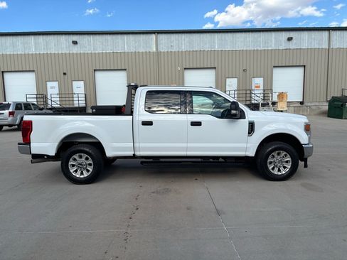 Used 2022 Ford F250 XLT AWD/4WD image 2