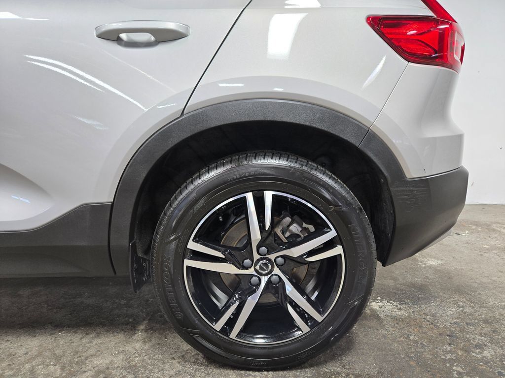 Used 2023 Volvo XC40 B5 Core w/ Climate Package AWD/4WD image 56