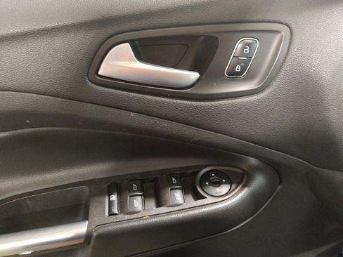 Used 2017 Ford Escape SE FWD image 27