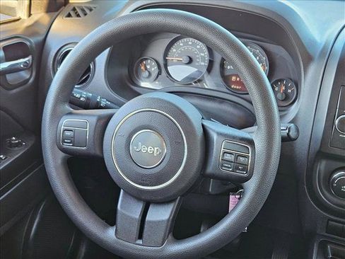 Used 2014 Jeep Compass Sport w/ Power Value Group image 13