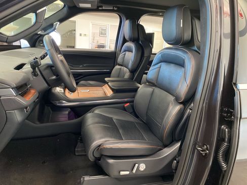 New 2025 Lincoln Navigator L Black Label image 21