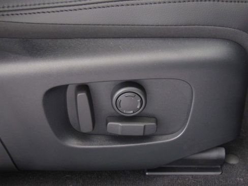 Used 2026 Land Rover Range Rover Evoque Dynamic SE image 19