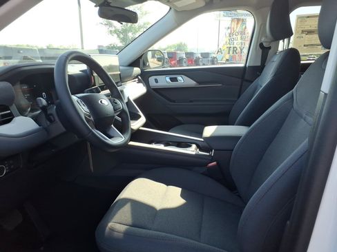 New 2026 Ford Explorer Active RWD image 10