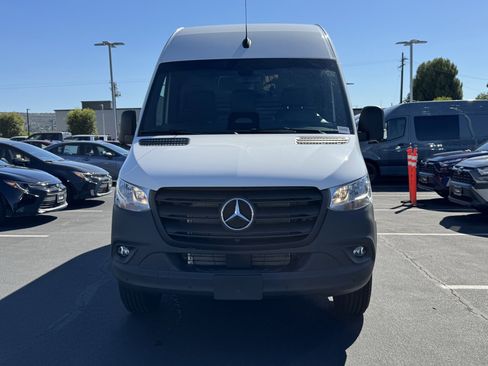 New 2025 Mercedes-Benz Sprinter 2500 image 5
