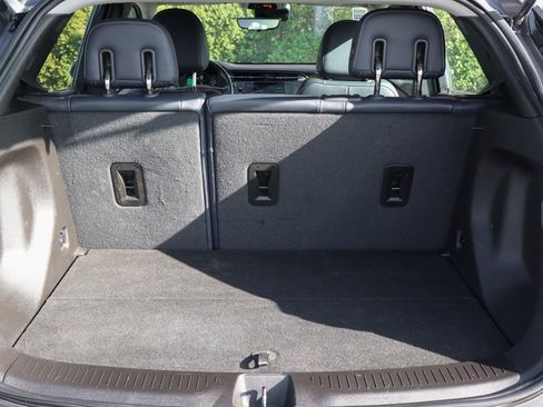 Used 2022 Chevrolet Bolt EUV Premier image 8