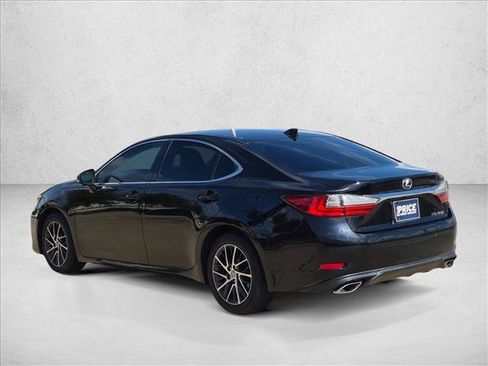 Used 2017 Lexus ES 350 w/ Luxury Package FWD image 7