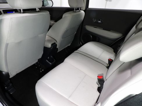 Used 2020 Honda HR-V LX image 9