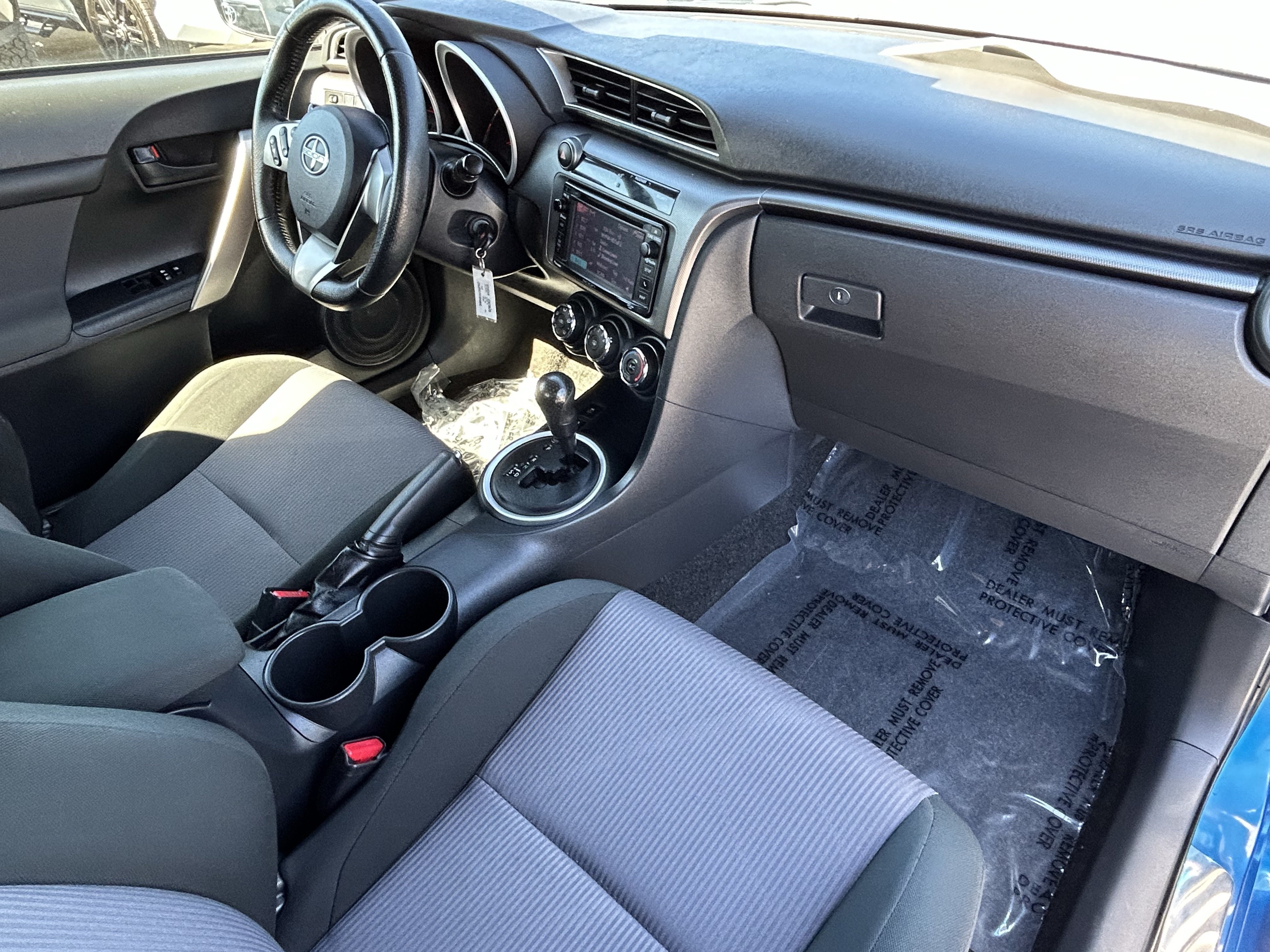 Used 2014 Scion tC FWD image 9