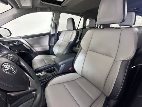 Used 2016 Toyota RAV4 Limited AWD/4WD image 21