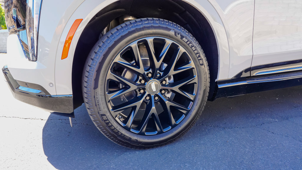 New 2026 Cadillac Escalade IQ Sport 2 w/ LPO, ONYX Package AWD/4WD image 7