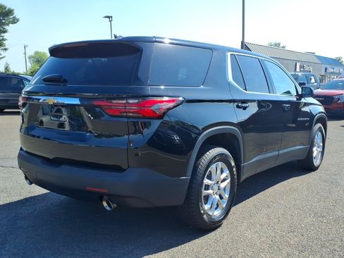 Used 2023 Chevrolet Traverse LS AWD/4WD image 3