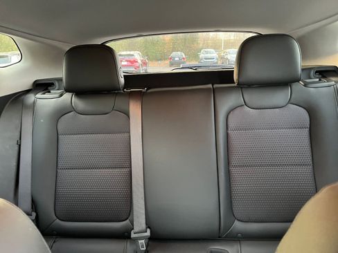 Used 2025 Chevrolet Trax LT w/ LT Convenience Package image 36