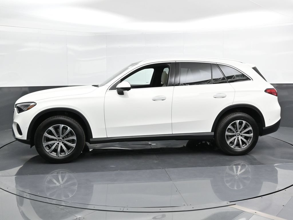 Used 2025 Mercedes-Benz GLC 300 4MATIC image 7