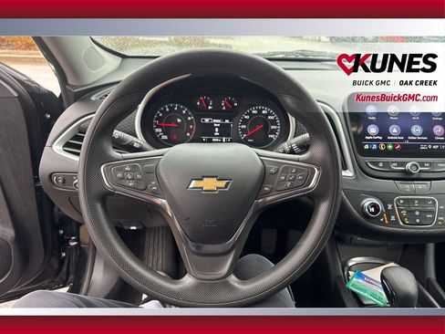 Used 2024 Chevrolet Malibu LT image 19