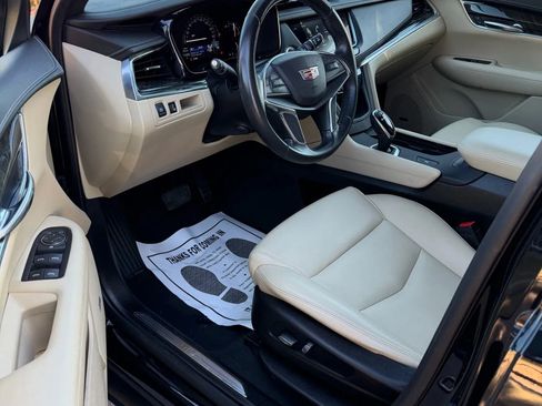 Used 2019 Cadillac XT5 FWD image 9