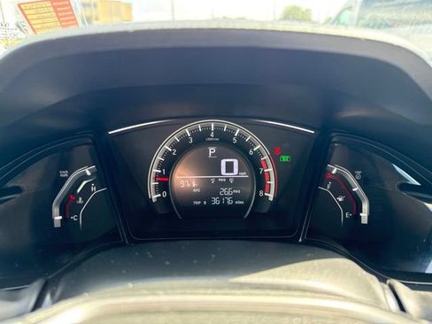 Used 2018 Honda Civic Sport image 8