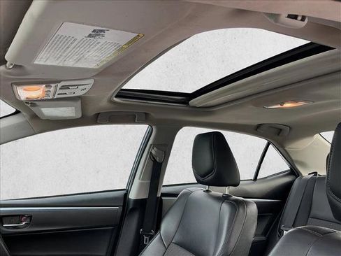 Used 2015 Toyota Corolla S w/ Driver Convenience Package image 11