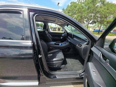 Used 2022 Hyundai Palisade SEL w/ Premium Package FWD image 6