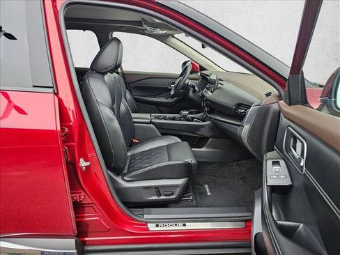 Used 2023 Nissan Rogue Platinum w/ Platinum Premium Package image 10