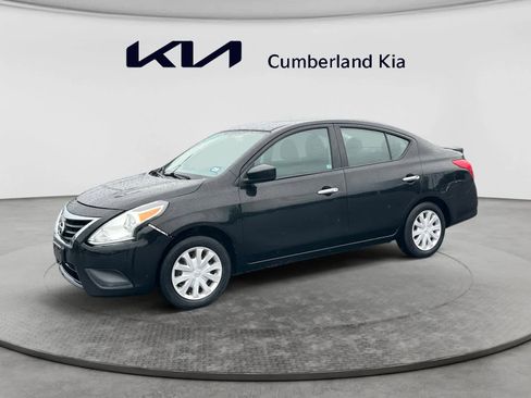 Used 2019 Nissan Versa SV FWD image 1
