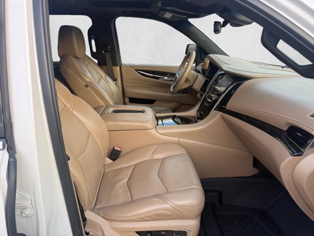 Used 2018 Cadillac Escalade Platinum AWD/4WD image 22