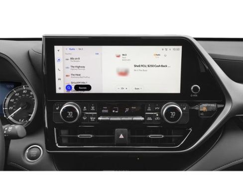 Used 2025 Toyota Highlander XLE image 10