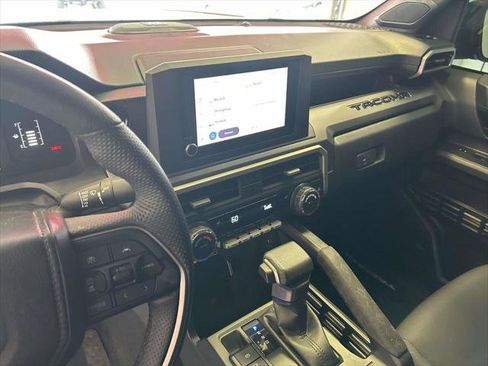 Certified 2024 Toyota Tacoma SR5 AWD/4WD image 21
