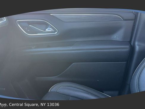 Used 2021 GMC Yukon XL SLT w/ SLT Luxury Plus Package image 23