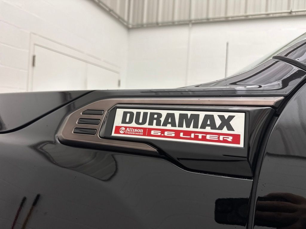 Used 2026 GMC Sierra 2500 AT4X w/ LPO, Black Badging Package AWD/4WD image 11