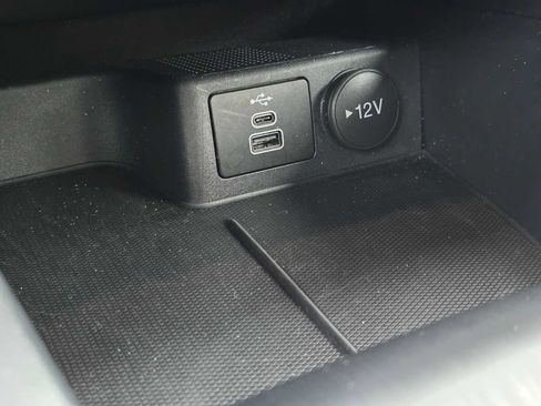 Used 2025 Ford Escape ST-Line image 31