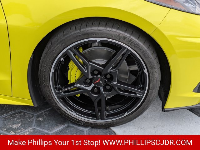 Used 2024 Chevrolet Corvette Stingray Convertible RWD image 9