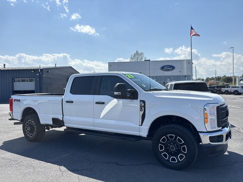 Used 2023 Ford F250 XL w/ FX4 Off-Road Package AWD/4WD image 2