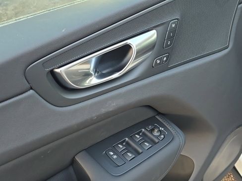 New 2026 Volvo XC60 B5 Core w/ Climate Package image 9