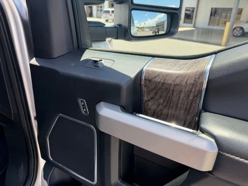 Used 2019 Ford F350 Lariat w/ Lariat Ultimate Package AWD/4WD image 31