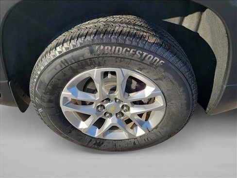 Used 2021 Chevrolet Traverse LT image 12