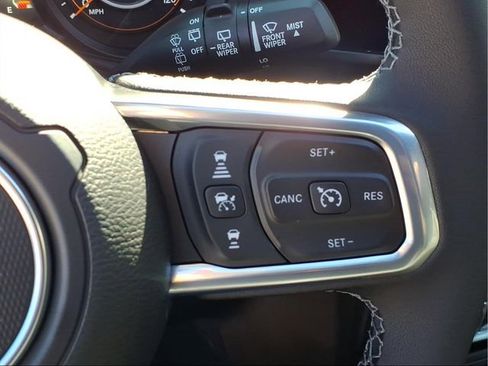 New 2026 Jeep Wrangler Unlimited Sahara AWD/4WD image 4