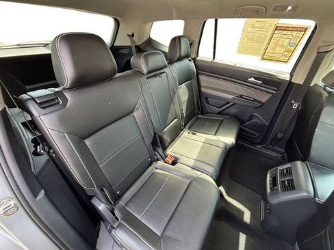 Used 2023 Volkswagen Atlas SEL AWD/4WD image 18