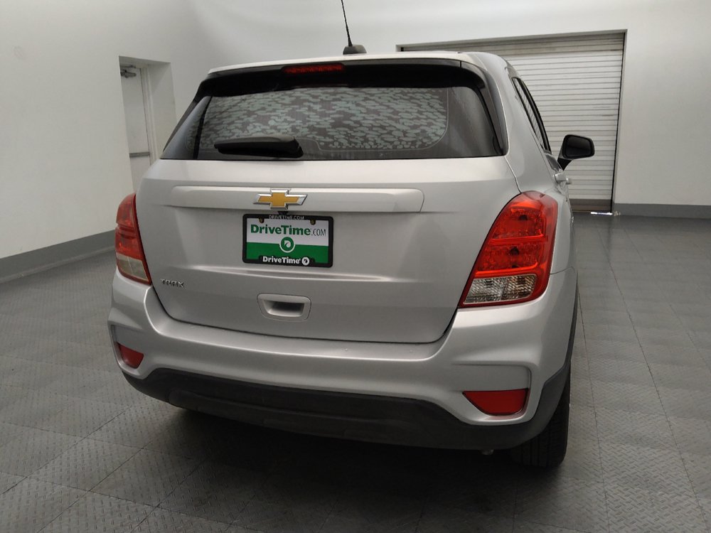 Used 2018 Chevrolet Trax LS w/ LPO, Cargo Package FWD image 7