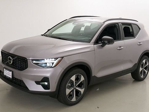 New 2026 Volvo XC40 B5 Plus w/ Climate Package AWD/4WD image 6