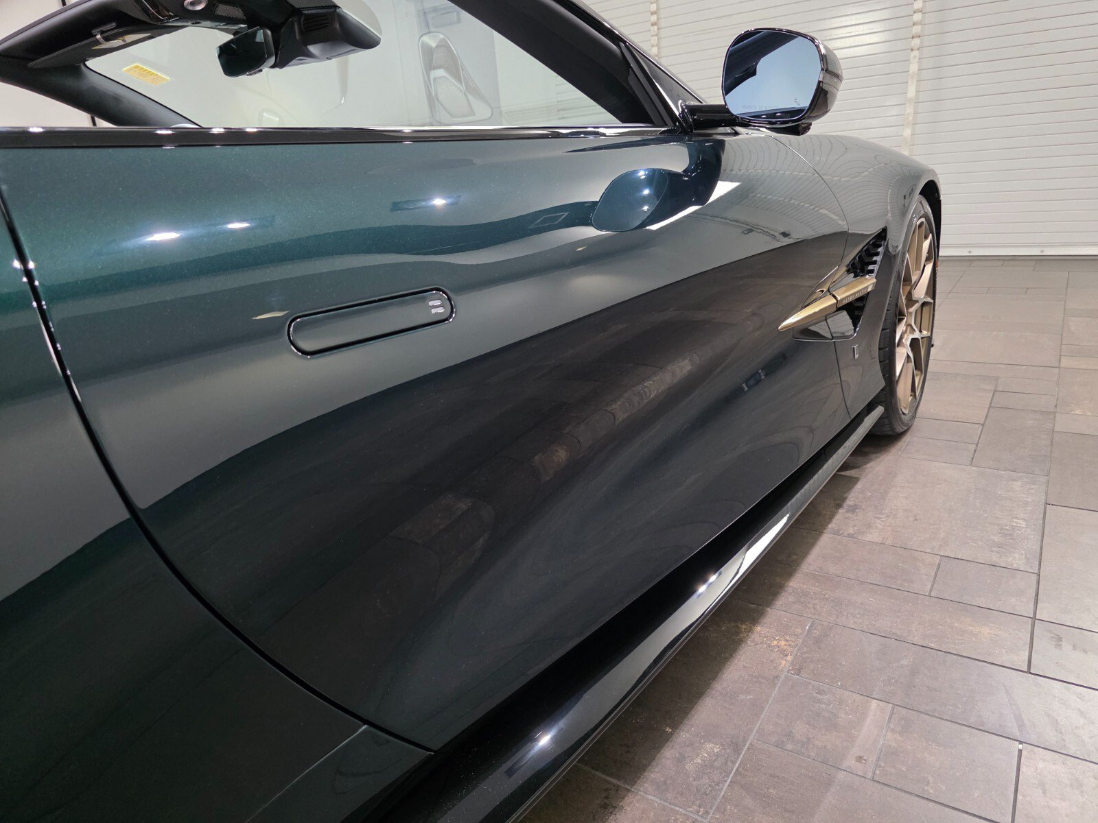 Used 2026 Aston Martin Vanquish 60th Anniversary Edition RWD image 9