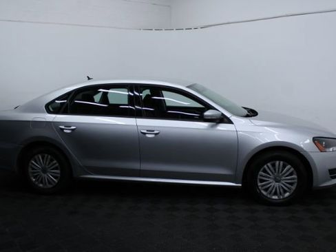 Used 2014 Volkswagen Passat 1.8T S image 4