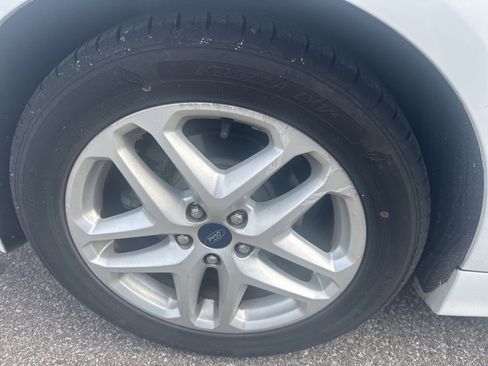 Used 2014 Ford Fusion SE w/ Equipment Group 202A image 9