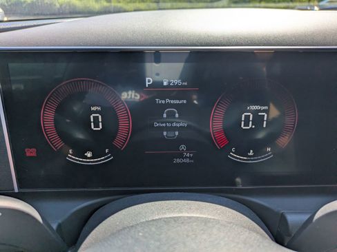 Certified 2025 Hyundai Tucson SEL FWD image 18