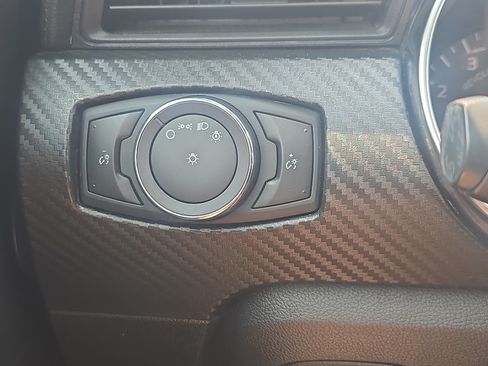 Used 2019 Ford Mustang Convertible RWD image 24
