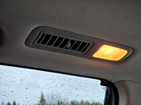 Used 2021 Subaru Ascent Premium w/ Convenience Package image 26